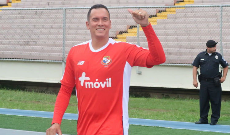 Blas Pérez, en los entrenamientos en el Rommel Fernández. Blas Pérez, en los entrenamientos en el Rommel Fernández.