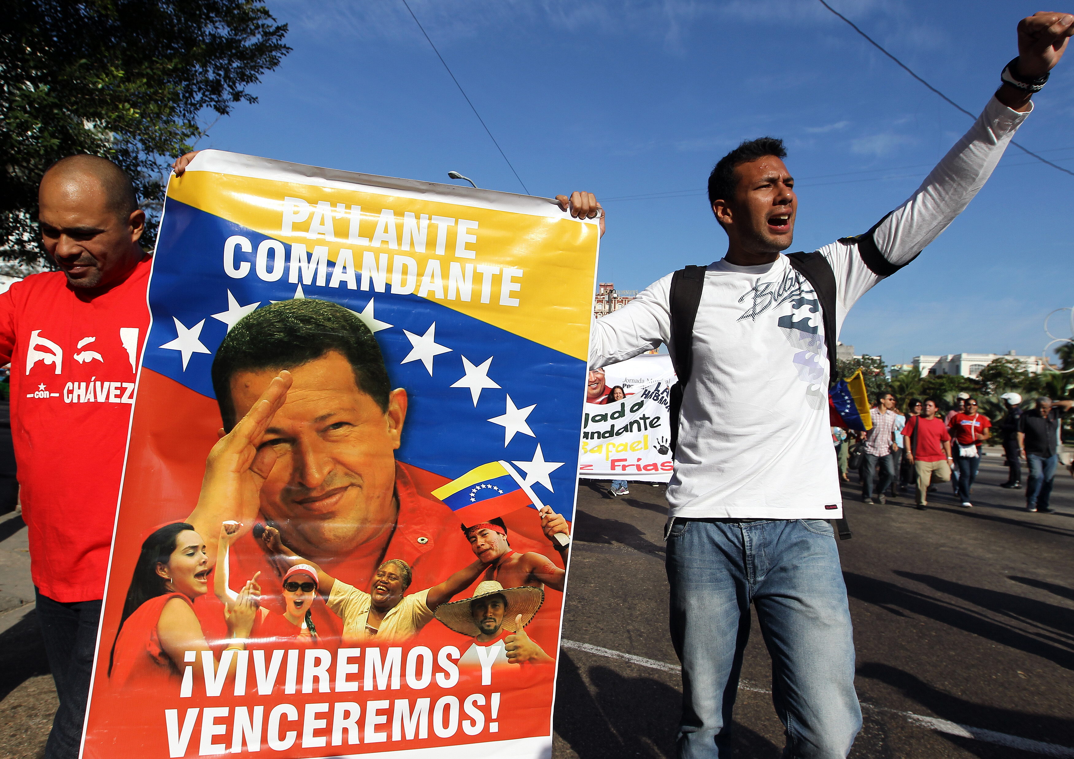 Cubanos seguían a Hugo Chávez como uno de los máximos líderes. Foto/EFE