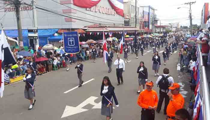 Participación estudiantil en las fiestas patrias en Veraguas. Foto/Víctor Eliseo Rodríguez