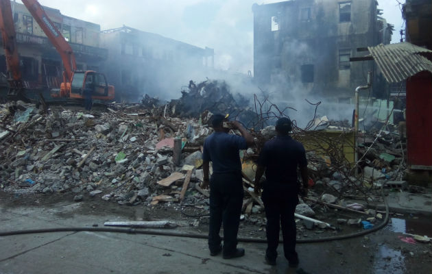 Uno de los incendios consumió en su totalidad el negocio. Foto: Diómedes Sánchez. 