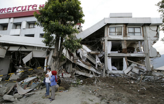 Un hotel muy dañado, después de un terremoto y tsunami que azotaron Palu, Sulawesi Central, Indonesia. AP