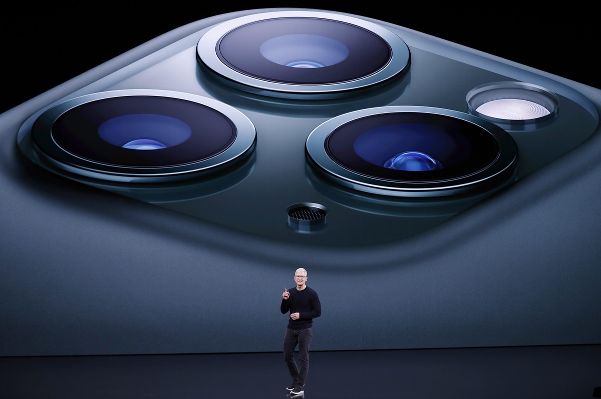 Apple, la compañía que dirige Tim Cook, lanza nuevos modelos de iPhone, con mejor cámara.