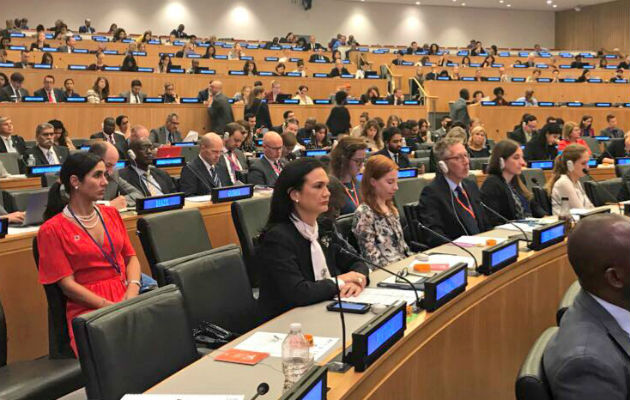 Vicepresidenta y canciller, Isabel De Saint Malo. 