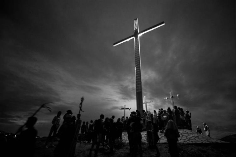 Allí se ve la fuerza del amor que llena de energía un cuerpo tan maltrecho y lo va llevando al altar del sacrificio. Foto: Archivo