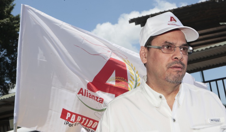 El partido Alianza, quien eligió a a José Domingo Arias como candidato presidencial, pidió a los independientes que no justifiquen sus dificultades con comparaciones que no aplican.  Víctor Arosemena 