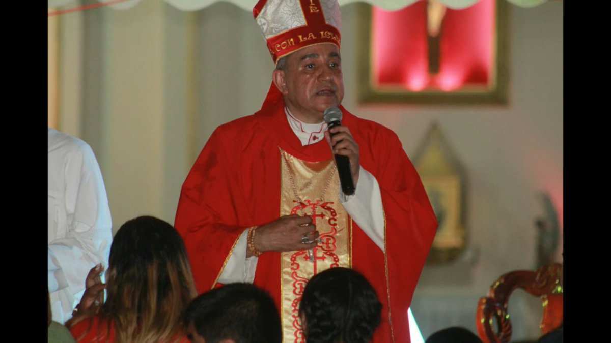 El arzobispo de Panamá, José Domingo Ulloa, durante la celebración del Domingo de Ramos. Foto @ArquiPanama