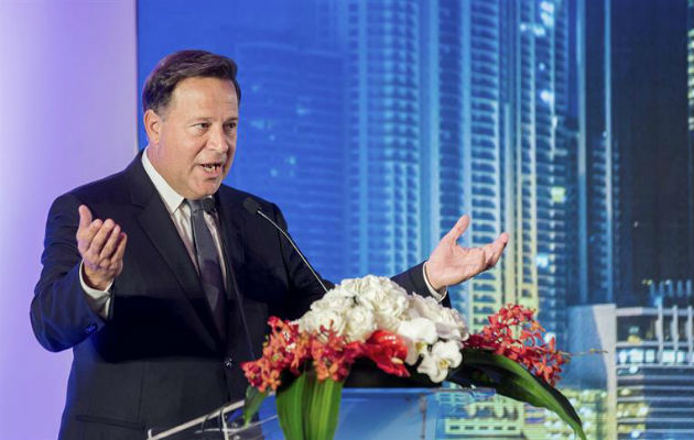 Juan Carlos Varela invita a un coctel para celebrar '5 años de éxitos de gestión'. Foto: Panamá América.