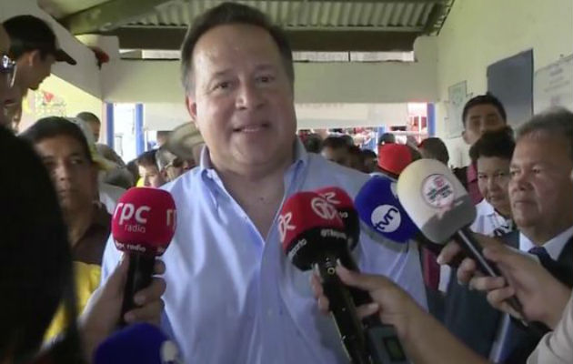 El presidente Juan Carlos Varela  emitió su voto en Pesé.