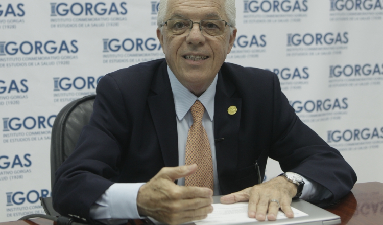 Juan Miguel Pascale, director del Instituto Gorgas. Víctor Arosemena