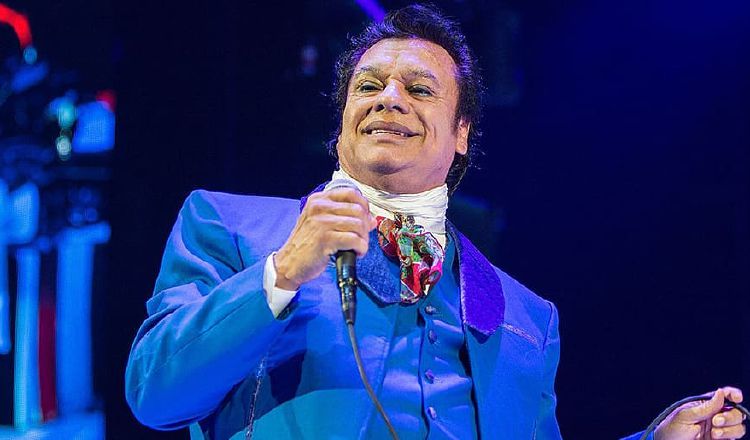 El ex manager de Juan Gabriel, Joaquín Muñoz, reveló que el artista sigue vivo.