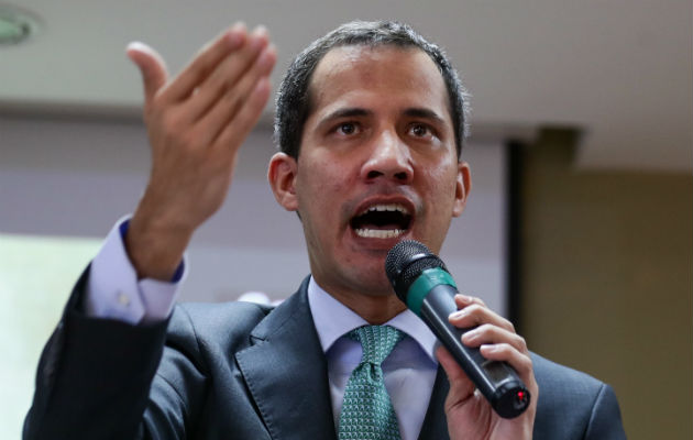 No se informa qué otra medida adoptará Guaidó para avanzar en el cese de la usurpación que, considera, hace Maduro de la presidencia, pero el sábado llamó a sus seguidores a ejercer mayor presión en las calles.