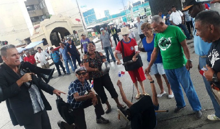 No se descartan más medidas de presión por parte de los jublados como cierre de calles durante las 'horas pico' en avenidas de mucha circulación vehicular. Archivo