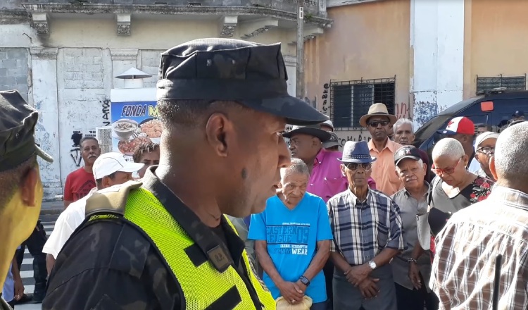 Policías impidieron la protesta de los jubilados el 2 de enero. Víctor Arosemena