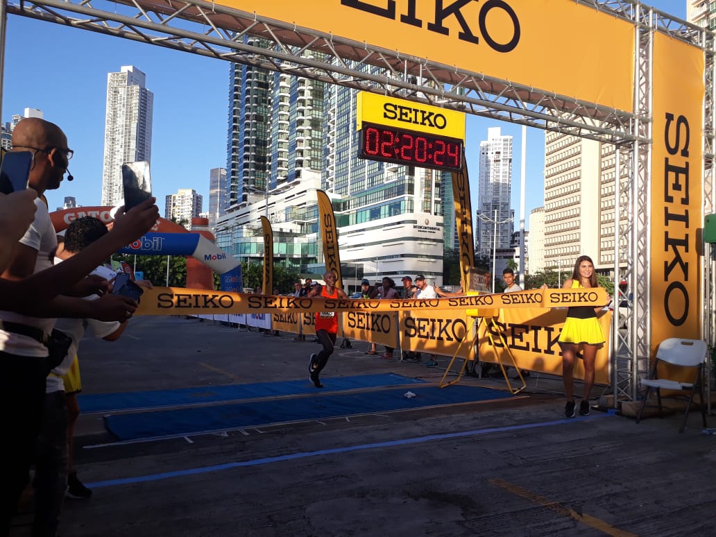 la XLII Maratón de Panamá participaron 1,600 corredores de 43 países entre ellos más de 500 panameños. Foto/Aurelio Martínez