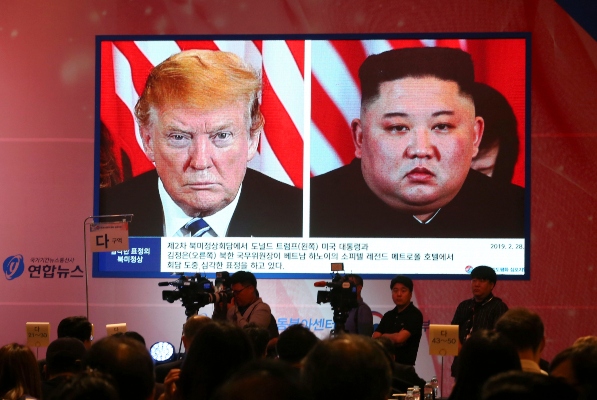 Las conversaciones entre Donald Trump y Kim Jong-un llevan meses estancadas. FOTO/AP