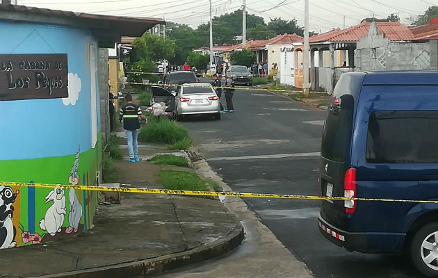 Asesinan a una pareja en La Siesta; un bebé se salvó de las balas de los sicarios. Foto: Jorge Luis Barría.