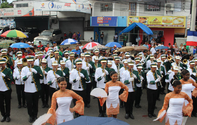 Para el desfile del 28 de Noviembre del 2017 unas 60 delegaciones escolares asistieron al desfile en La Chorrera. 