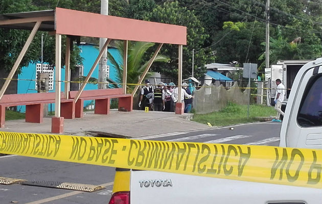 De La Cruz, caminaba por la acera cuando fue interceptado por un sujeto, el cual le disparó en La Chorrera.