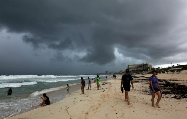 La depresión tropical 14 Michael se moviliza hacia Florida por el Golfo de México. EFE