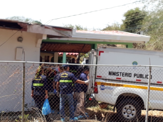 Se conoció además que las residencias donde vivían Nidia y su madre, y donde ocurrieron los hechos, fueron puestas a la venta. Foto/Thays Domínguez