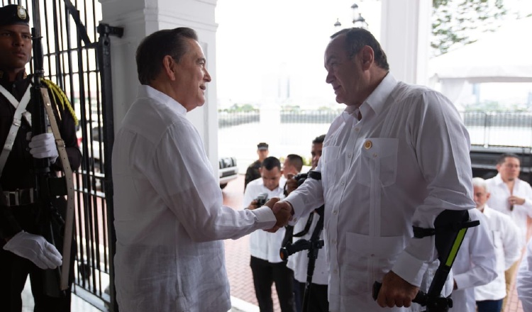 Laurentino Cortizo habló con el presidente electo de Guatemala asuntos migratorios, seguridad, y combate a la pobreza, un programa vinculado a la producción en áreas pobres.