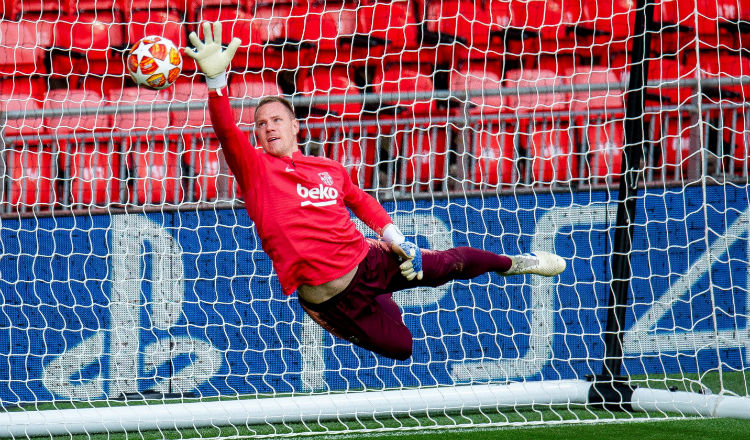 El portero alemán del Barcelona, Marc-Andre ter Stegen en los entrenamientos. Foto:EFE