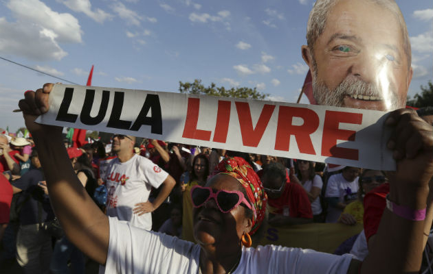 En el caso de Lula, en prisión desde el pasado abril tras haber sido condenado por corrupción a 12 años en segunda instancia, aún restan dos apelaciones a tribunales superiores. FOTO/ARCHIVO