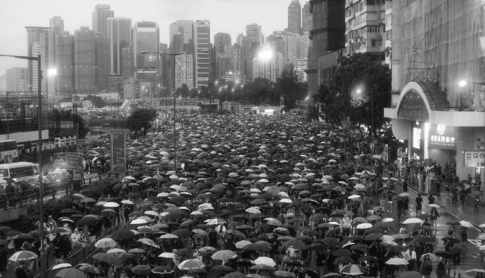 Manifestación del pasado domingo 18 de agosto en Hong Kong, que se caracterizó por una total ausencia de incidentes violentos. Foto: EFE.