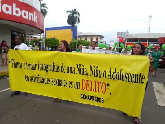 La marcha se desarrolló con el fin de crear conciencia de que hay que proteger a los niños de los abusadores. Foto/Thays Domínguez