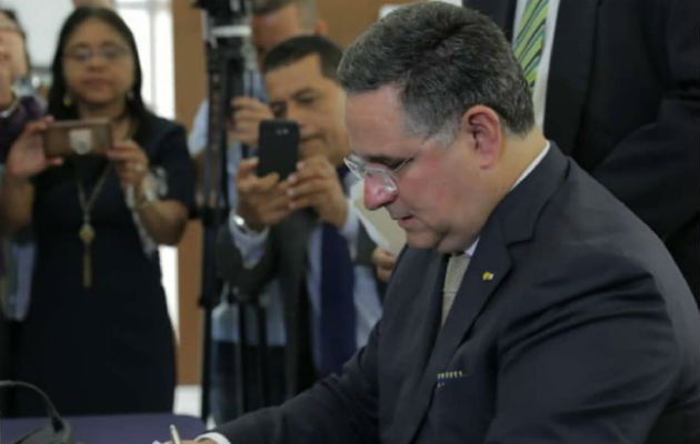Ameglio pide un áudito forense externo para el proceso de revisión de firmas que ha cumplido el Tribunal Electoral. Cortesía