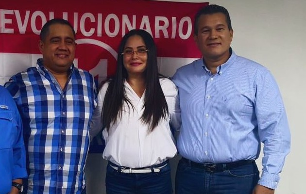 Marcos Castillero (izq.), Zulay Rodríguez y Quibián Panay son los candidatos que postuló la bancada del PRD. 