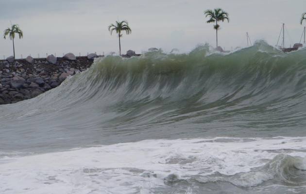 El Sinaproc  indicó que las máximas mareas alcanzarán los 18.6 pies de altura (5.67 metros).