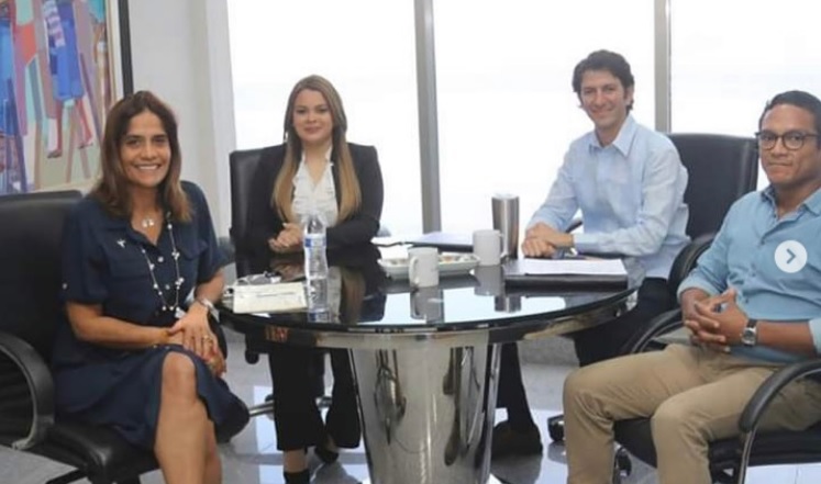 Margarita Henríquez junto a representantes de la ATP. Foto: Instagram