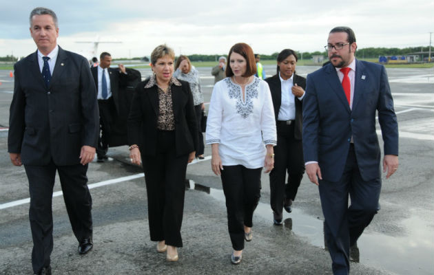 Marta Linares de Martinelli advierte sobre posible fraude electoral a misión de la OEA. Foto: Panamá América.