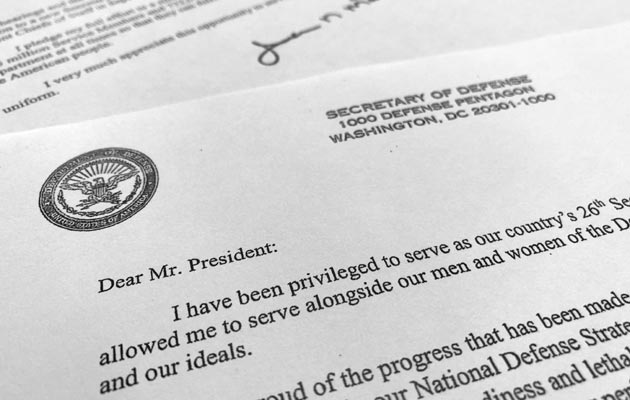 Parte de la carta de renuncia del secretario de Defensa de Estados Unidos Jim Mattis. FOTO/AP