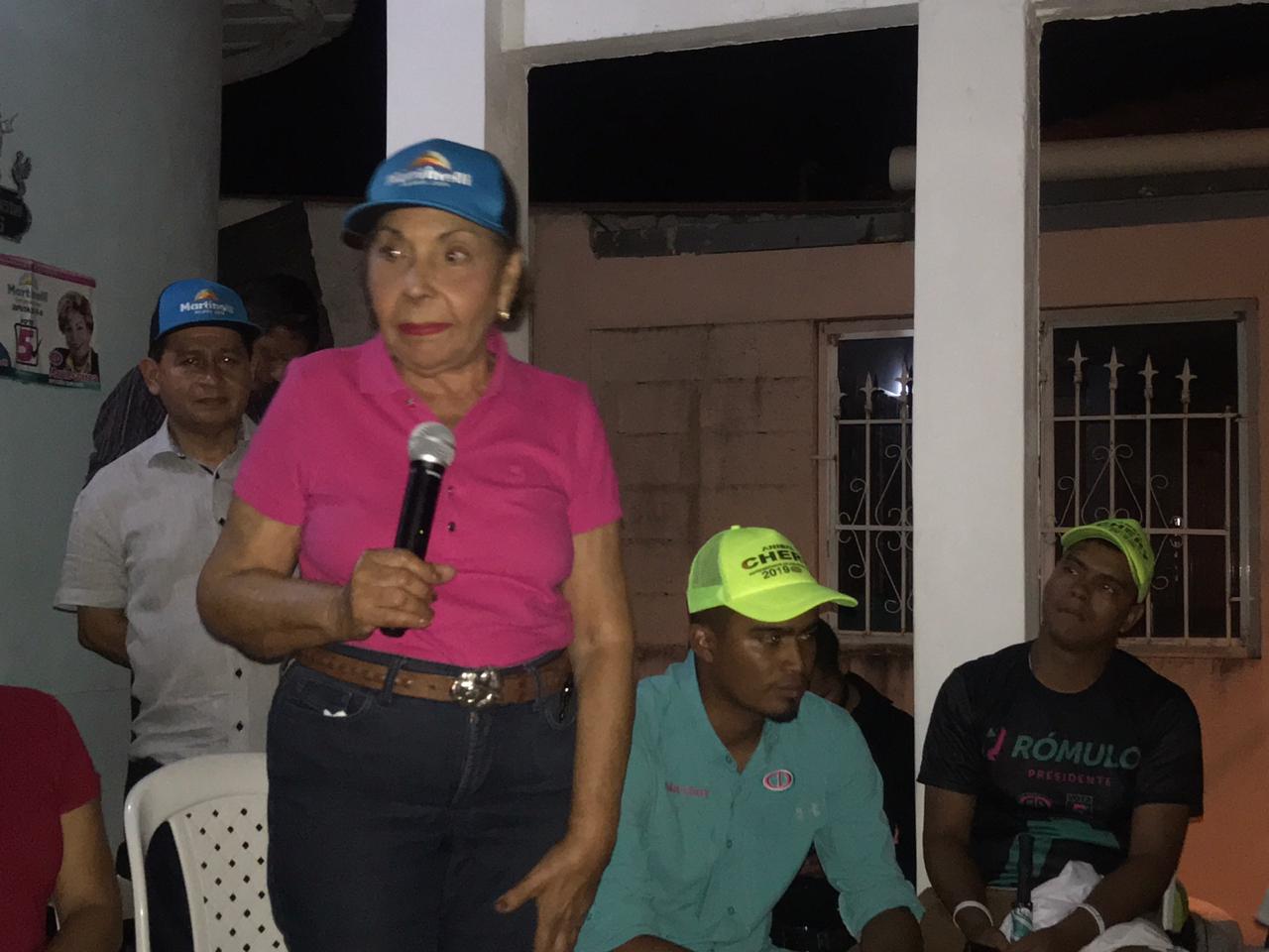 Mayín Correa, quien conversó con los residentes de Las Acacias, es la suplente de Ricardo Martinelli en su candidatura como diputado al circuito 8-8. 