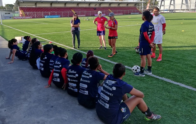 Las exjugadoras, además, dictarán talleres a niños.