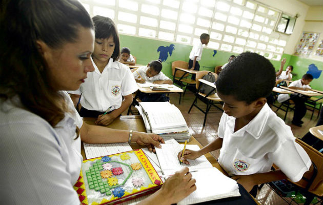 Deuda del Ministerio de Educación con los docentes supera los 22 millones de dólares. Foto/Archivos