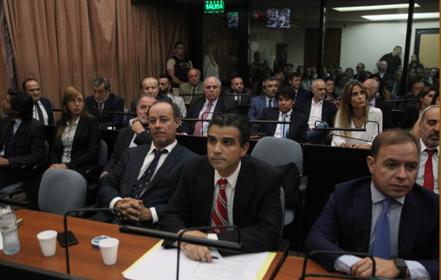  Vista general, de los acusados por el delito de encubrimiento en la investigación del atentado a la mutua judía AMIA de Buenos Aires. FOTO/EFE