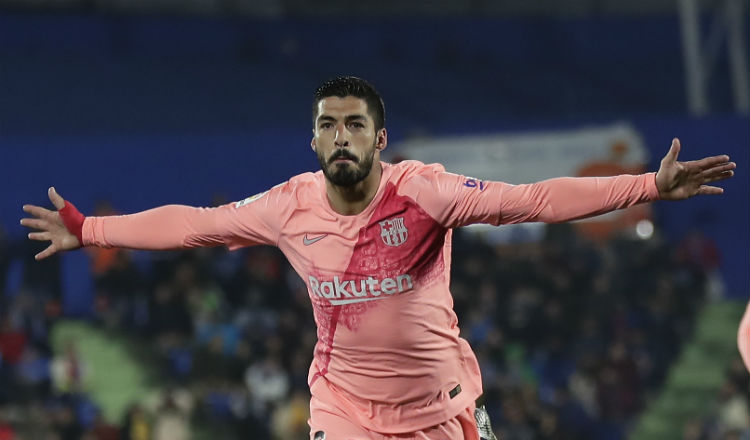 Luis Suárez celebra su anotación. Foto AP