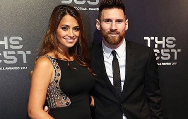 Messi y su esposa.