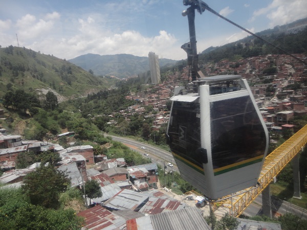 El medio de transporte integraría a poblados de San Miguelito con las líneas del metro. Foto de archivo