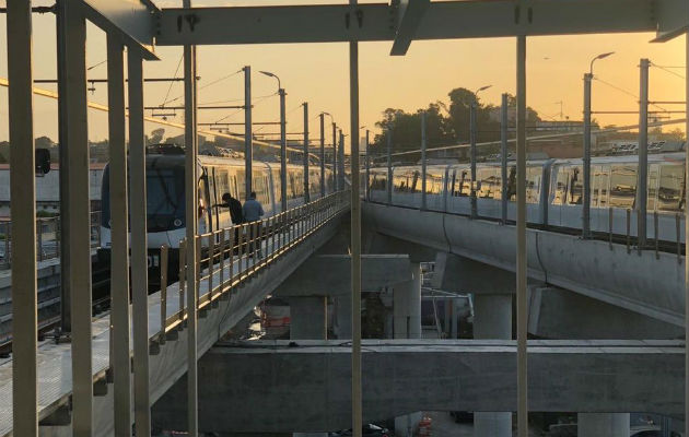 El suburbano tiene en funcionamiento 26 trenes, con intervalos de 2 minutos y medio