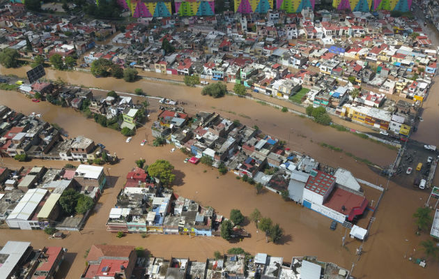 Vista de una zona urbana afectada por las inundaciones debido a tormentas por el huracán Willa en Morelia, estado de Michoacán (México). EFE