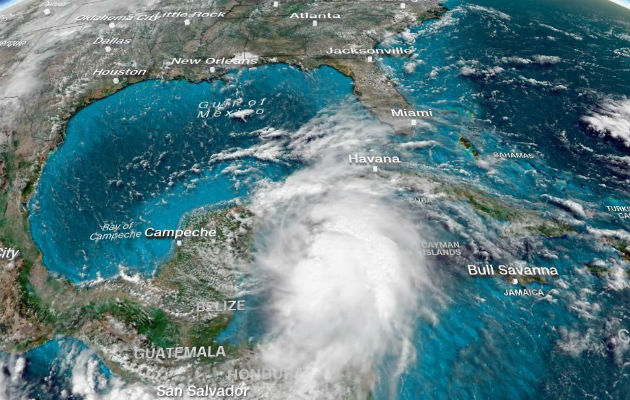 El huracán Michael llegará a Panamá City con categoría 5, según el Centro Nacional de Huracanes. Foto: EFE.