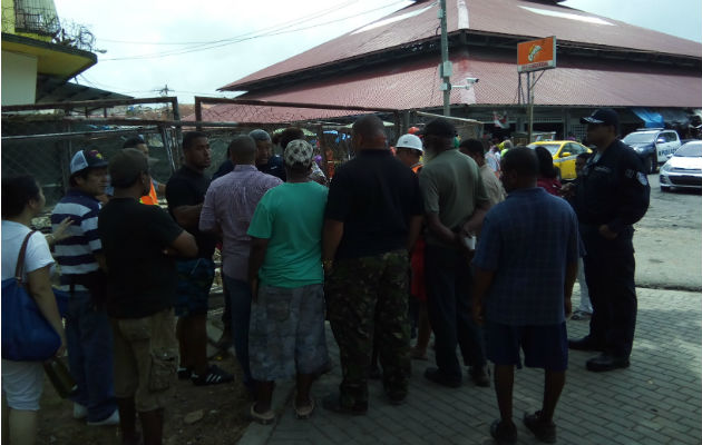 La reunión fue en la calle 11, avenida Central. Foto: Diómedes Sánchez S. 