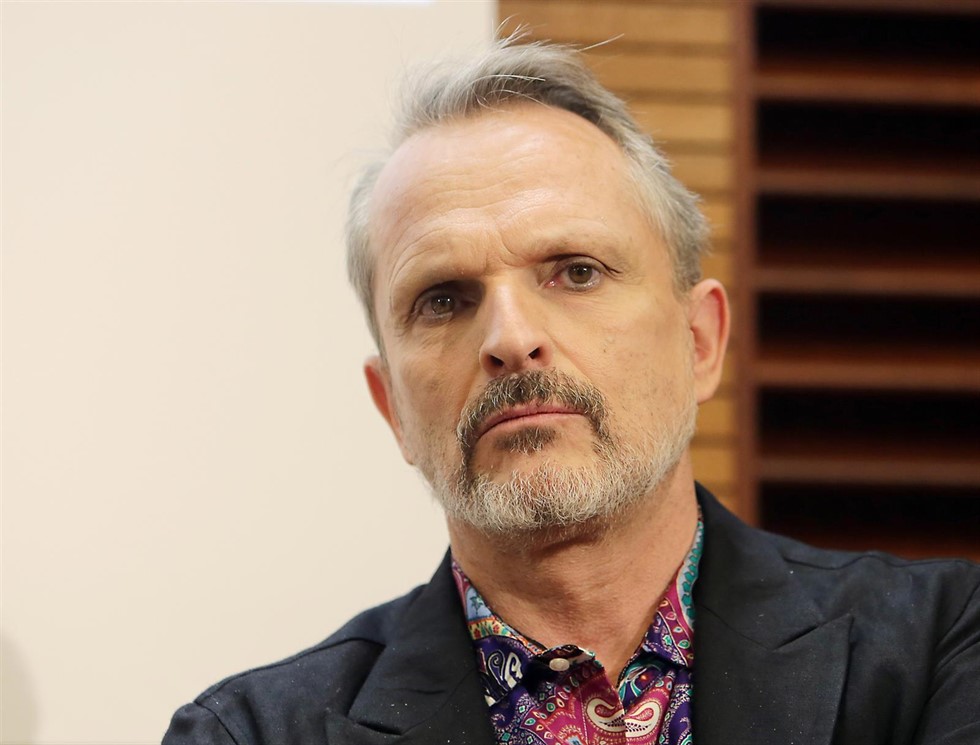 El cantante Miguel Bosé se ha trasladado a México donde está rehaciendo su vida tras ser incluido en la lista negra de morosos de la Hacienda española.