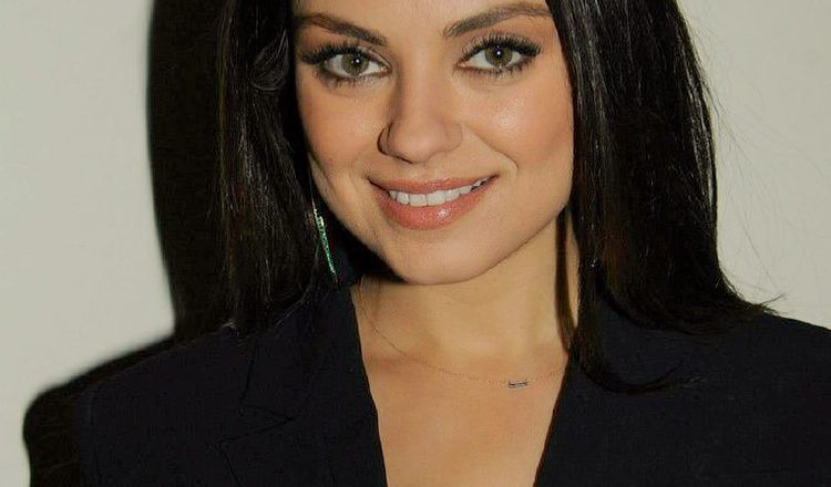 Mila Kunis, Mark Wahlberg y Gaten Matarazzo padecen de alguna condición física.