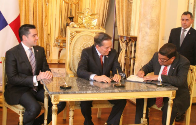 El acto acto se celebró en el Salón Amarillo de la Presidencia de la República.