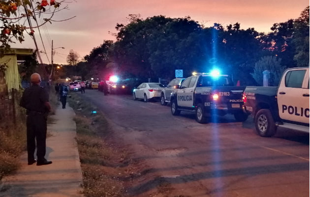 El cuerpo estaba dentro de un cuarto envuelto en sábanas. Foto: Eric A. Montenegro.